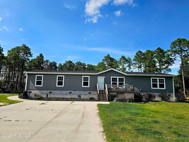 2094 Traders Neck Road, Hampstead, NC 28443