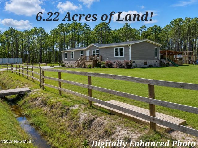 2094 Traders Neck Road, Hampstead, NC 28443