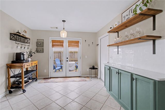 2733 N Westminster Drive, Fayetteville, AR 72704