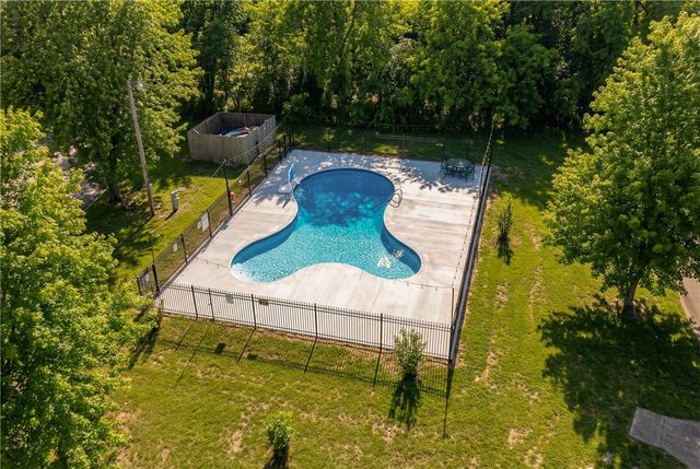 2733 N Westminster Drive, Fayetteville, AR 72704