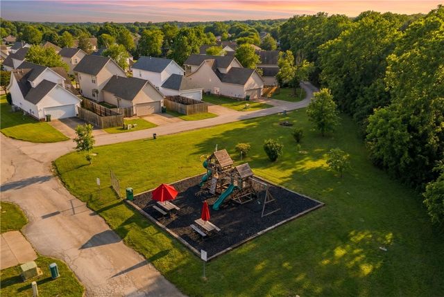 2733 N Westminster Drive, Fayetteville, AR 72704