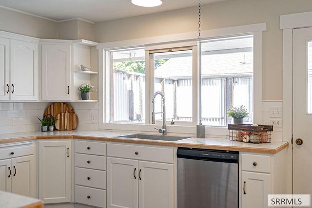 818 Maplewood Drive, Idaho Falls, ID 83401