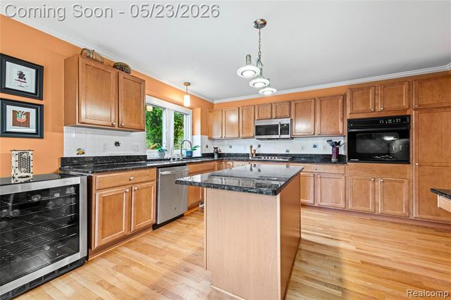 51013 W Hills Drive, Plymouth, MI 48170