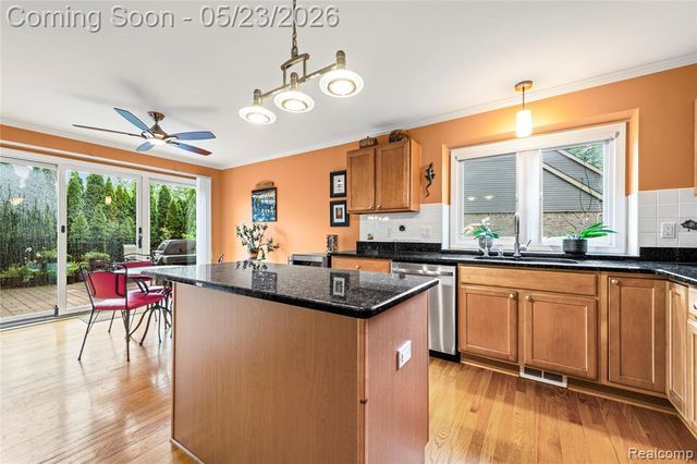 51013 W Hills Drive, Plymouth, MI 48170