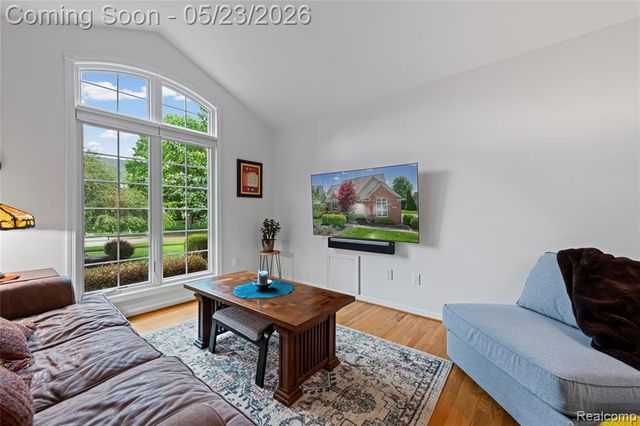 51013 W Hills Drive, Plymouth, MI 48170