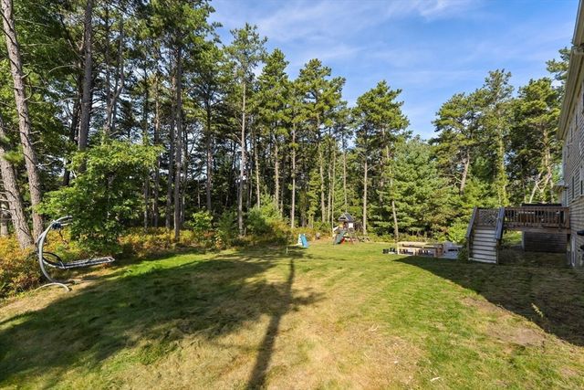 17 Pond Edge Trl, Wareham, MA 02571