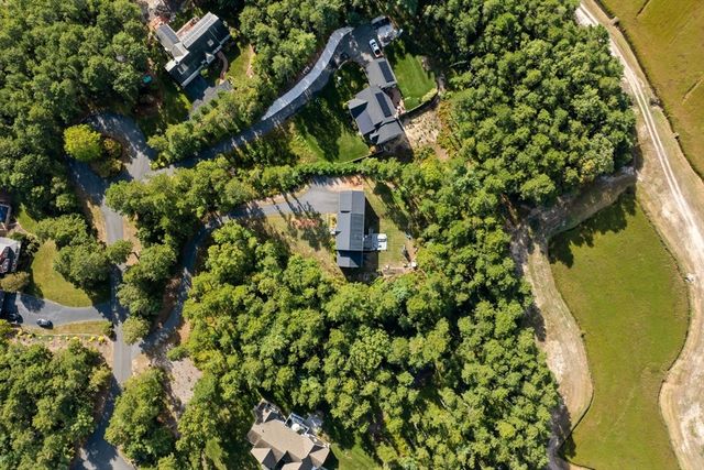 17 Pond Edge Trl, Wareham, MA 02571