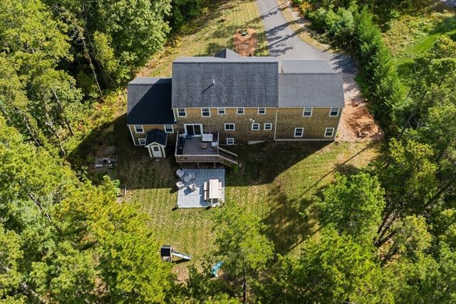 17 Pond Edge Trl, Wareham, MA 02571