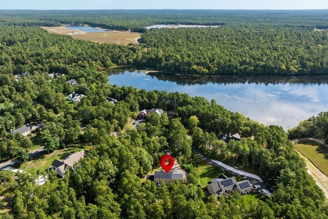 17 Pond Edge Trl, Wareham, MA 02571