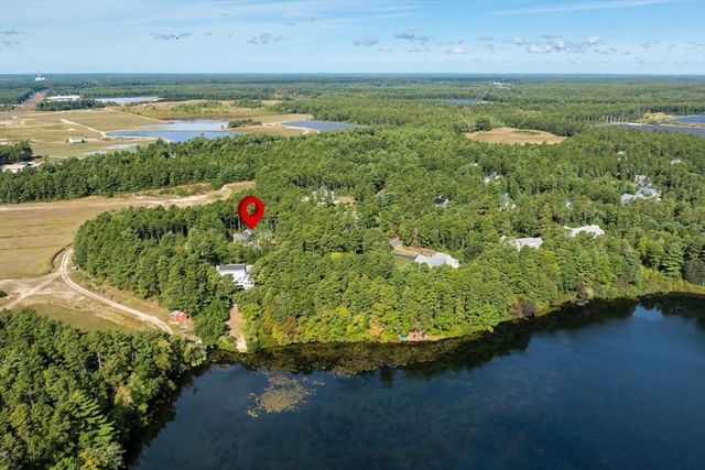 17 Pond Edge Trl, Wareham, MA 02571