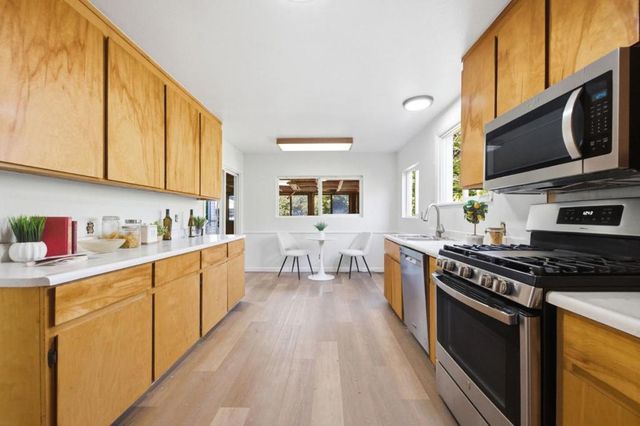 1537 Cypress Avenue, San Mateo, CA 94401