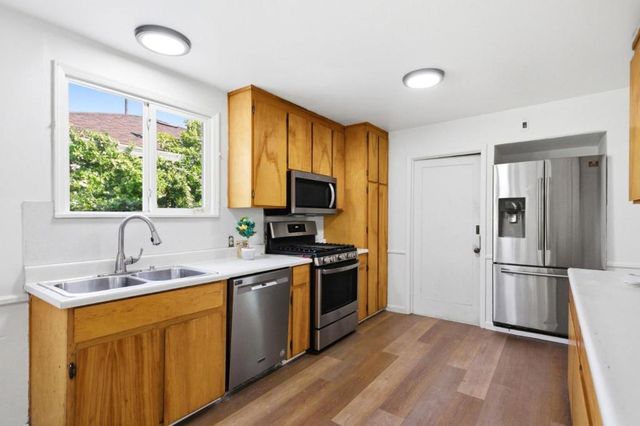 1537 Cypress Avenue, San Mateo, CA 94401