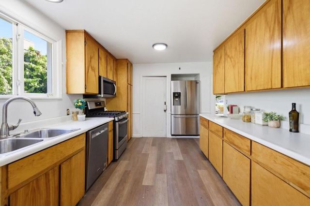 1537 Cypress Avenue, San Mateo, CA 94401