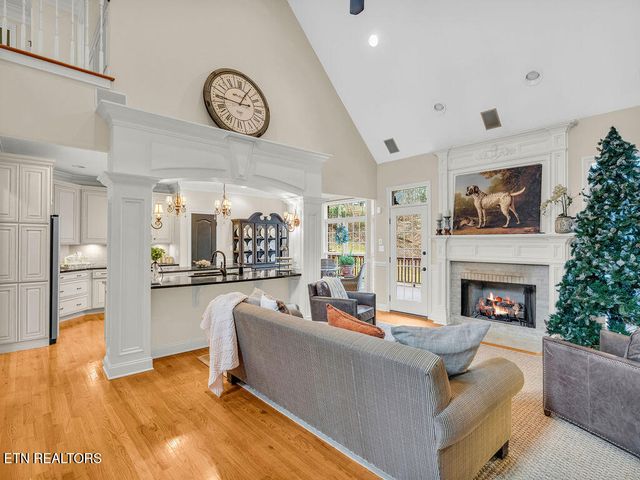 10 Hawthorne Place, Norris, TN 37828