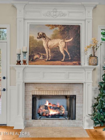 10 Hawthorne Place, Norris, TN 37828