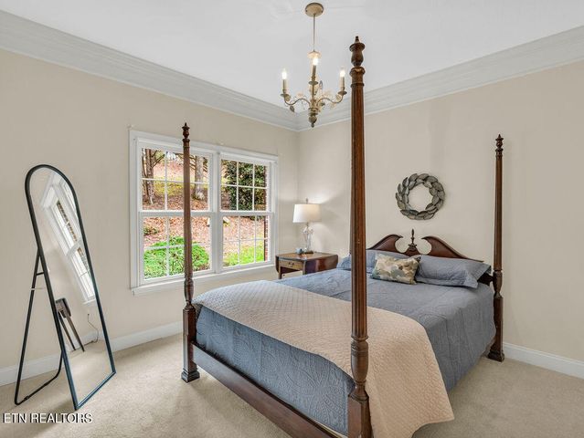 10 Hawthorne Place, Norris, TN 37828