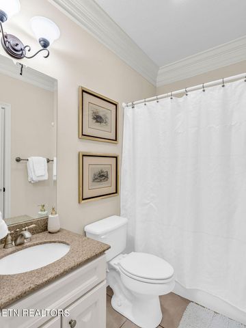 10 Hawthorne Place, Norris, TN 37828