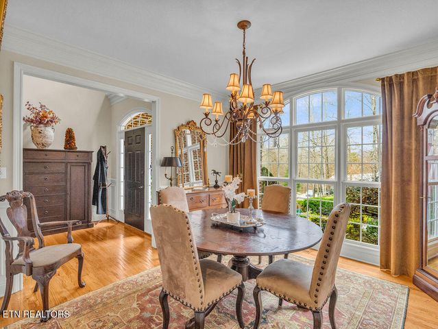 10 Hawthorne Place, Norris, TN 37828