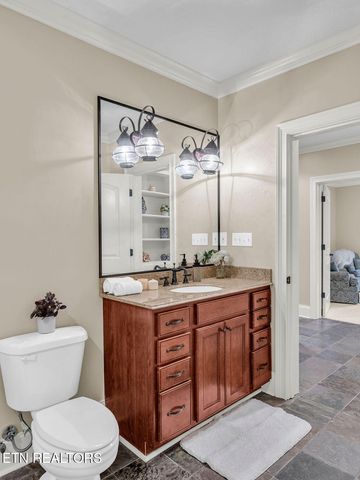 10 Hawthorne Place, Norris, TN 37828