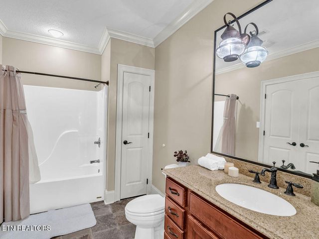 10 Hawthorne Place, Norris, TN 37828