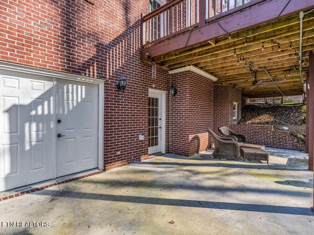 10 Hawthorne Place, Norris, TN 37828