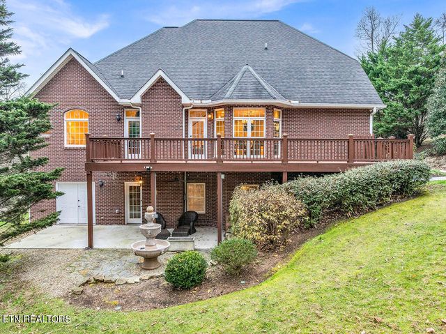 10 Hawthorne Place, Norris, TN 37828