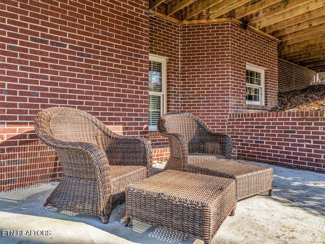 10 Hawthorne Place, Norris, TN 37828