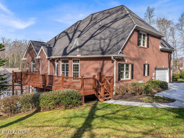 10 Hawthorne Place, Norris, TN 37828