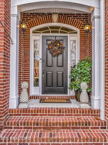 10 Hawthorne Place, Norris, TN 37828