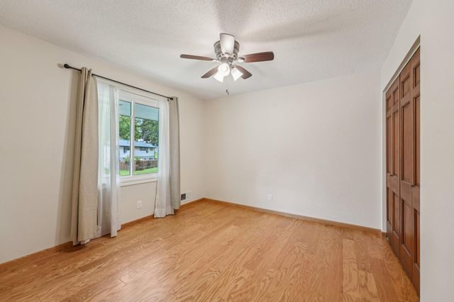 1315 Douglas Drive N, Golden Valley, MN 55422