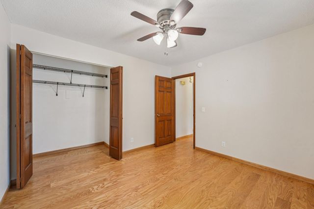 1315 Douglas Drive N, Golden Valley, MN 55422