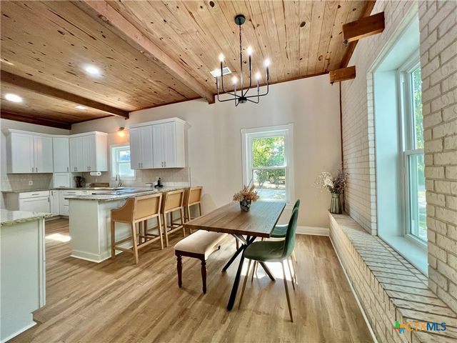 109 Pasadena Drive, Victoria, TX 77904