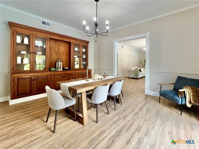 109 Pasadena Drive, Victoria, TX 77904