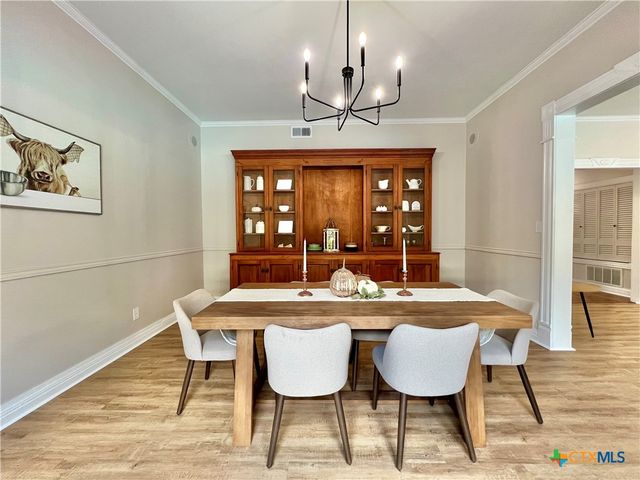 109 Pasadena Drive, Victoria, TX 77904