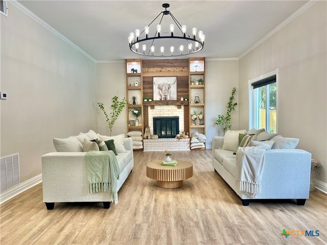 109 Pasadena Drive, Victoria, TX 77904