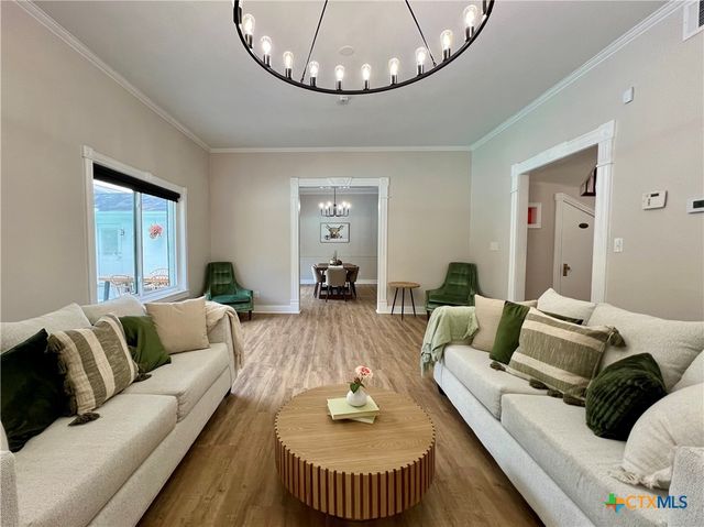 109 Pasadena Drive, Victoria, TX 77904