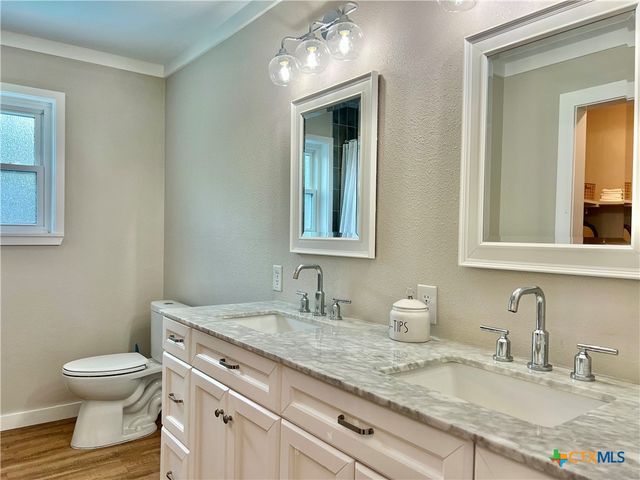 109 Pasadena Drive, Victoria, TX 77904