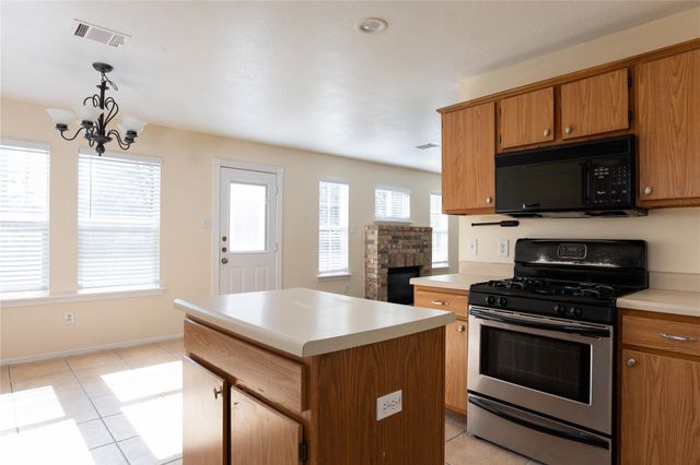 1705 Sylvia LN, Round Rock, TX 78681