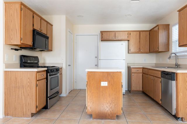 1705 Sylvia LN, Round Rock, TX 78681