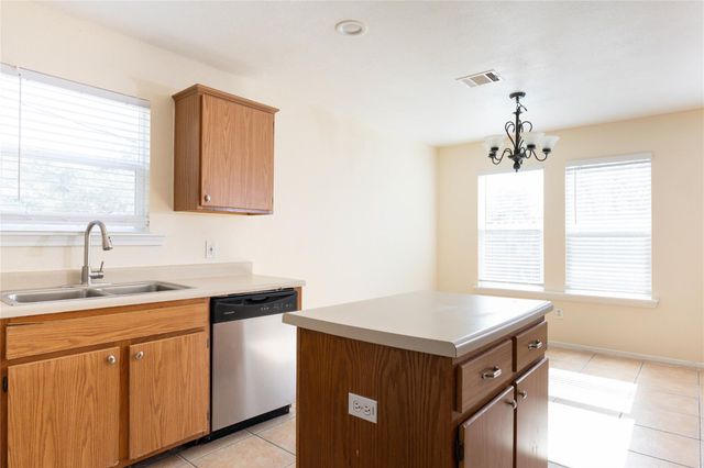 1705 Sylvia LN, Round Rock, TX 78681