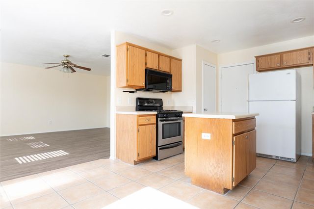 1705 Sylvia LN, Round Rock, TX 78681