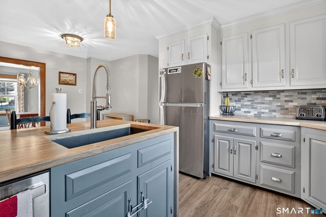 27 Park Street, Stafford, CT 06076