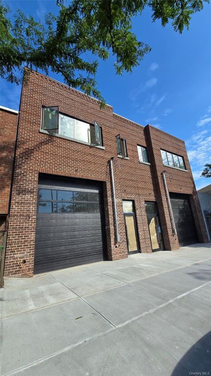 18-28 Steinway Streets, Astoria, NY 11105 — exterior
