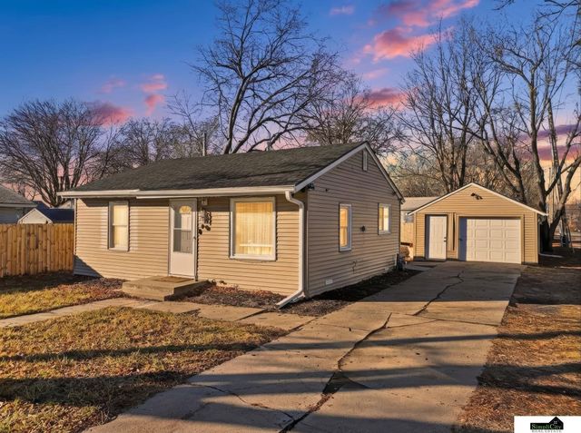 2721 N 38th Street, Lincoln, NE 68504