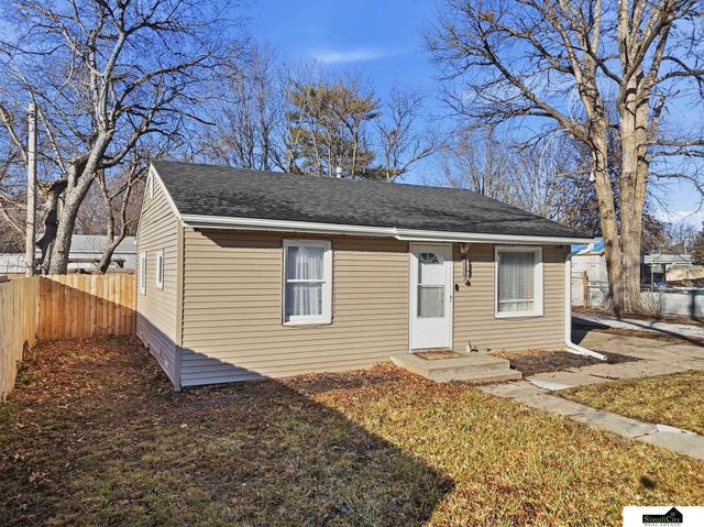 2721 N 38th Street, Lincoln, NE 68504