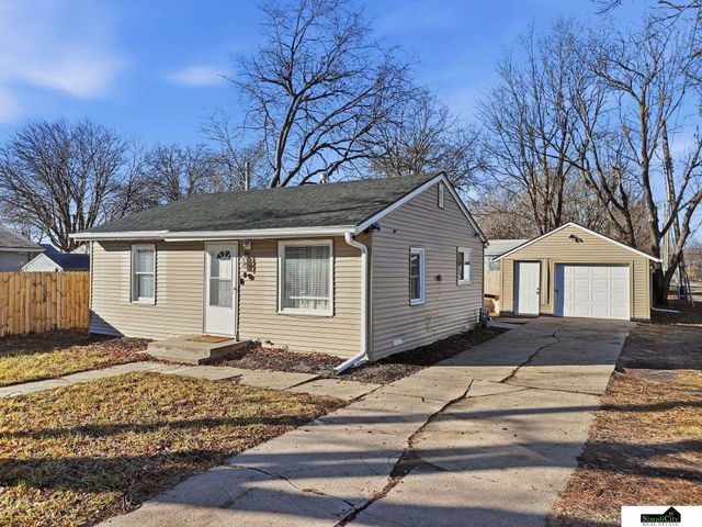 2721 N 38th Street, Lincoln, NE 68504