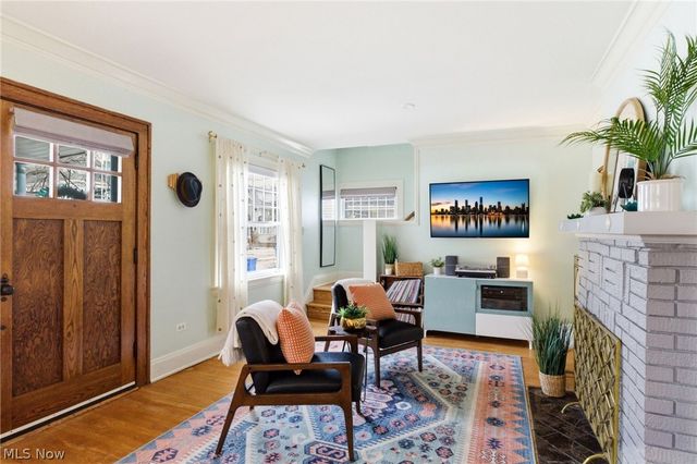 2080 Mars Avenue, Lakewood, OH 44107