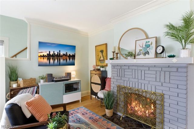 2080 Mars Avenue, Lakewood, OH 44107