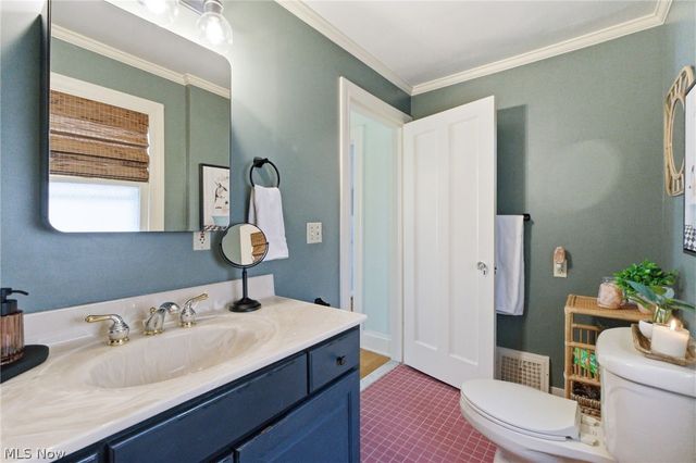 2080 Mars Avenue, Lakewood, OH 44107