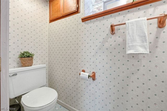 2080 Mars Avenue, Lakewood, OH 44107